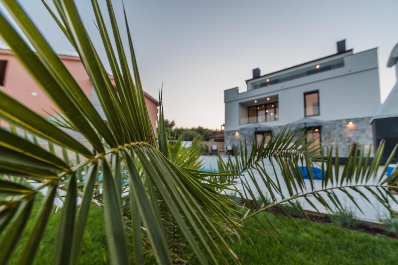 Sun & Sea Villa Kornić Buitenkant foto