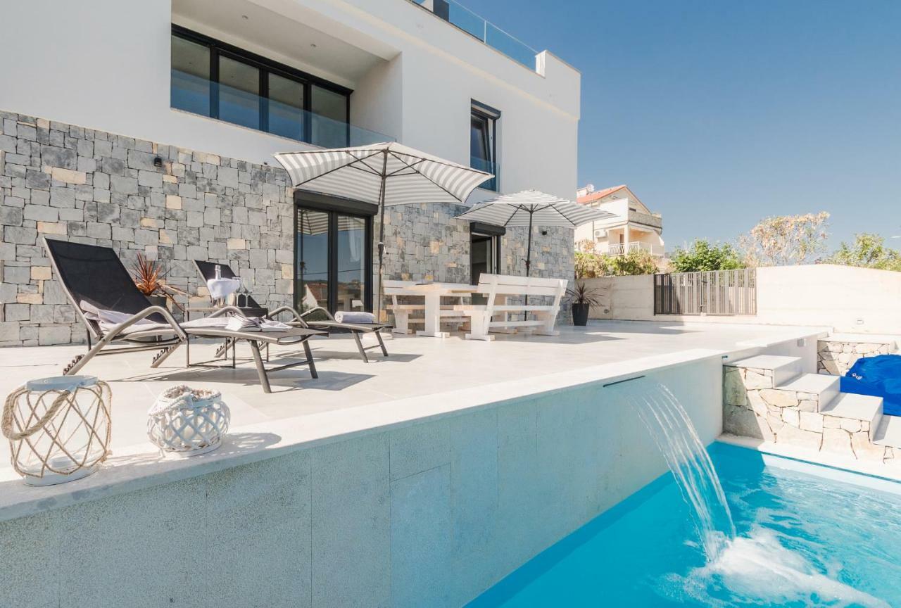 Sun & Sea Villa Kornić Buitenkant foto